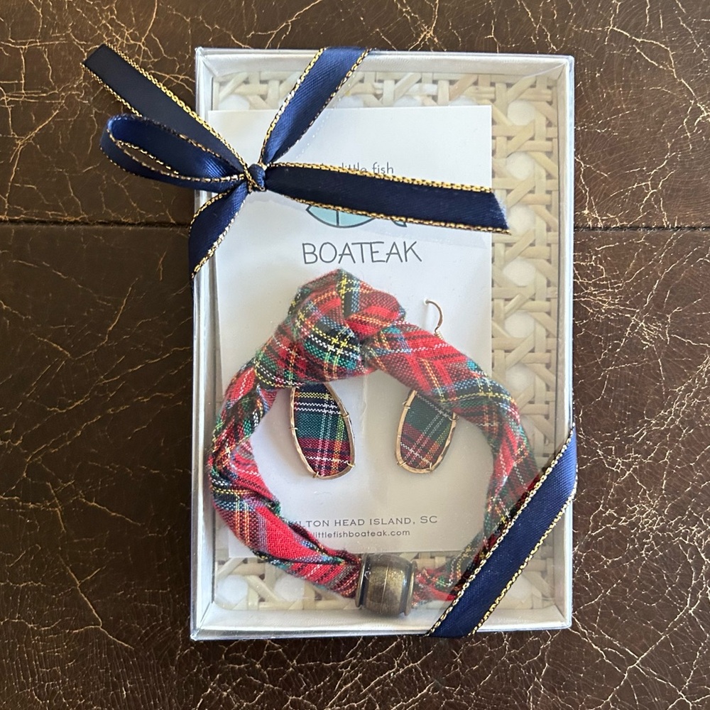 the little fish BOATEAK Heritage Plaid Holiday Christmas Earrings and Bracelet